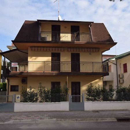 Apartments In Lignano Sabbiadoro 39726 Eksteriør billede